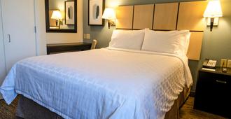 Candlewood Suites East Lansing, an IHG Hotel - Lansing - Yatak Odası