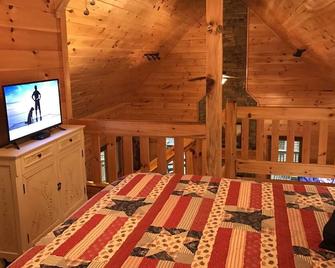 Harleys River Retreat - Ellijay - Dining room