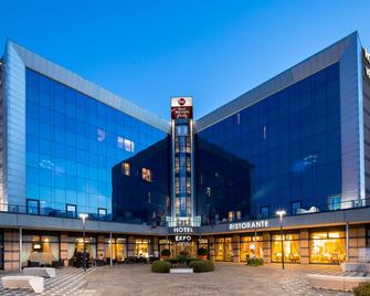 Best Western Plus Hotel Expo - Villafranca di Verona - Bâtiment