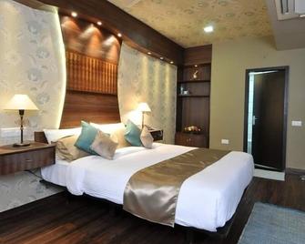 The Sapphire Comfort Hotel - Margao - Bedroom