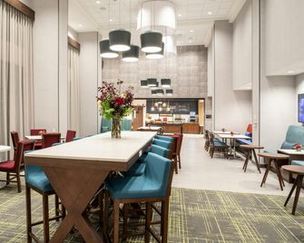 Hampton Inn & Suites Watsonville - Watsonville - Restaurant