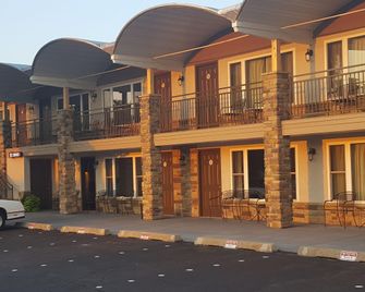 Black Hawk Motel & Suites - Wisconsin Dells
