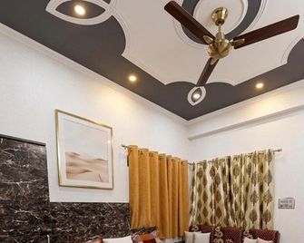 Dayananda Homestay Near Ram Jhula & Janki Jhula - Rishikesh - Bedroom