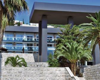 Avala Resort & Villas - Budva - Edificio