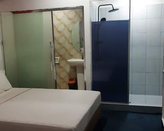 999 Hotel - Angeles City