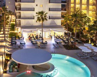 Hotel JS Palma Stay - Adults Only โรงแรมจีแอสปัลม่าสเตย์ - สำหรับผู้ใหญ่เท่านั้น - ปาลมา มายอร์กา - สระว่ายน้ำ
