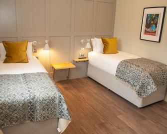 The Kings Arms Hotel - Malmesbury - Bedroom