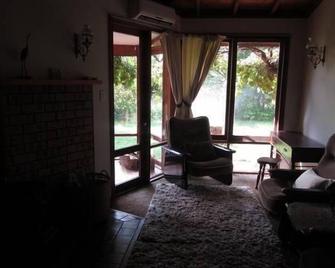 Denham Cottage Bundanoon - Bundanoon - Living room