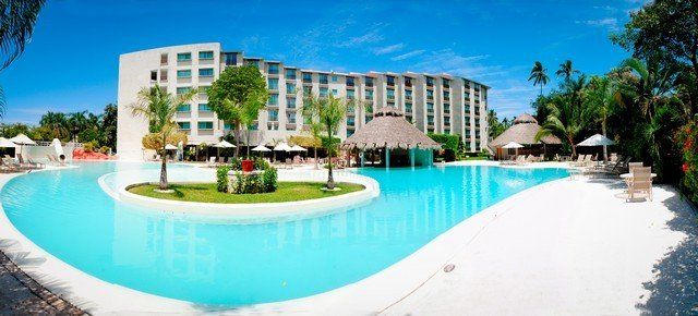 جاما بلاثا إتسابا - Ixtapa - حوض السباحة