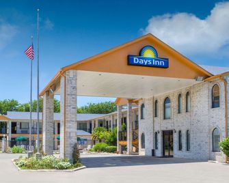 Days Inn by Wyndham San Antonio - San Antonio - Gebäude