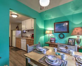 Teddy Cloud, Wonderful views ,Great deck and fenced dog yard. - Cloudcroft - Dining room