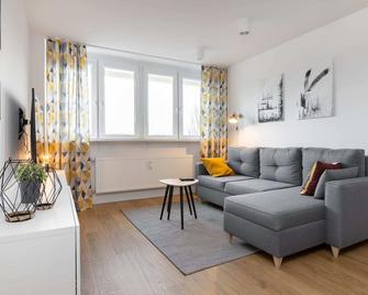 Ochota Homely Apartment - Warsaw - Living room