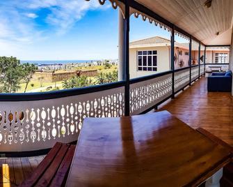 Island Vibe Port Elizabeth - Hostel - Port Elizabeth - Balcony