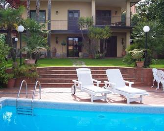 Villa Carmen on Etna - Trecastagni - Piscina