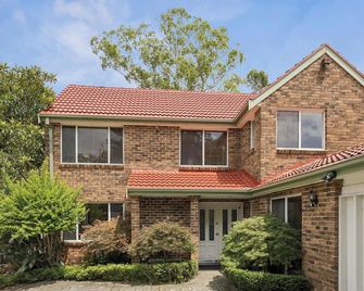 MetaWise Cozy Family Room3 in Shared Home Free Parking - Castle Hill - Gebouw