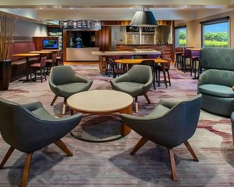 Get Ready for a Blissful Getaway! 3 Comfortable Units, Near Micozzi Beach - Lowell - Lounge