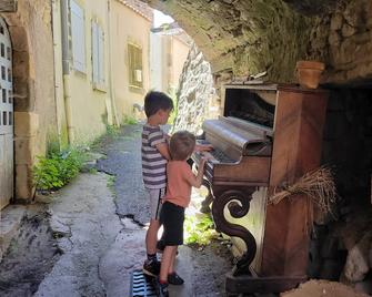 Comfortable House In Auvergne, Champeix - Saint-Floret