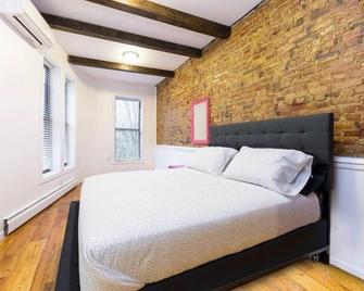 Duplex on the Parkway - Brooklyn - Bedroom