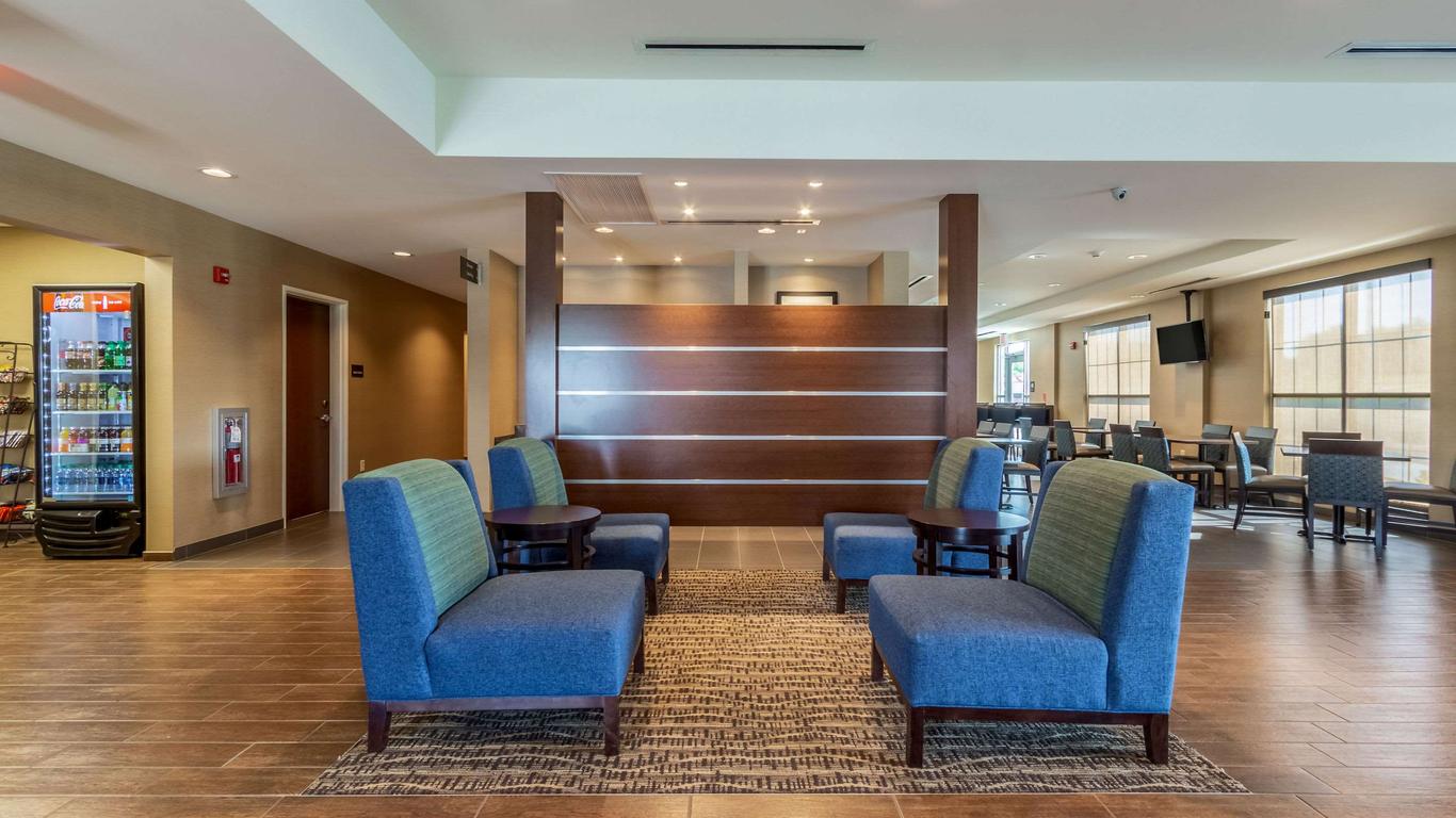 Comfort Inn & Suites - Harrisburg Airport - Hershey South
