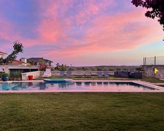 Villa Sunset Cesme for 10-12 persons Alacati Cesme center 10 min - Cesme - Pool
