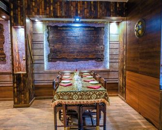 Hotel Holiday Resort - פורי - חדר אוכל