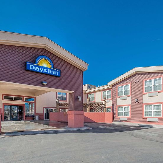 Building view of Days Inn by Wyndham Manitou Springs