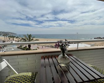1 Line, High Standing, Best Quality, Service, Parking, Couples Family - Lloret de Mar - Balcón