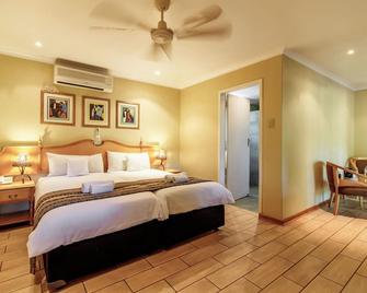 Hotel Numbi and Garden Suites - Hazyview - Bedroom