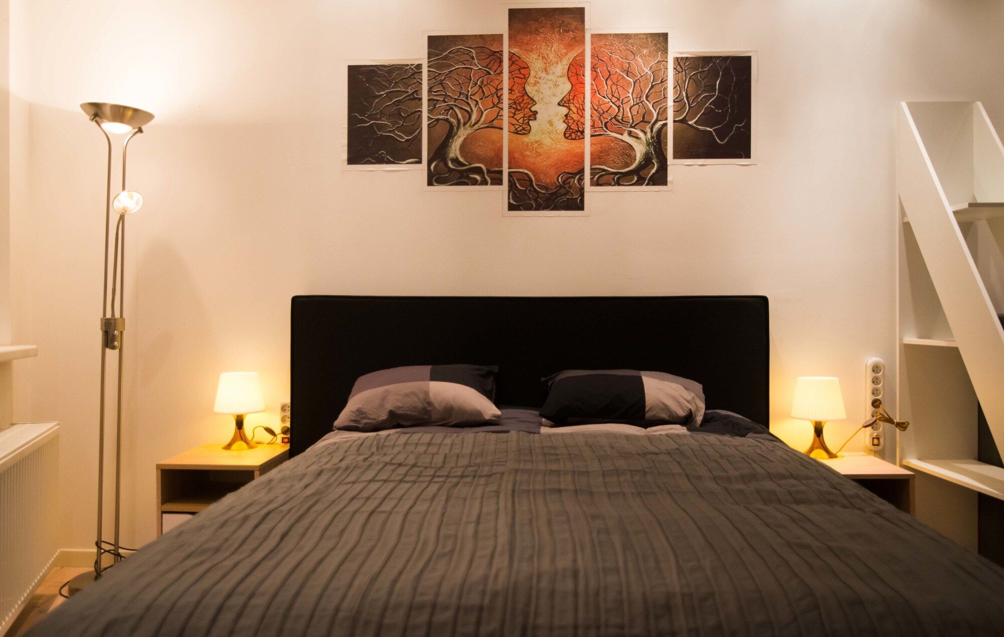 سيتي هاوس 4 بد رومز - انتورب - غرفة نوم