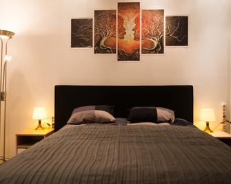 City House 4 Bedrooms - Amberes - Habitación