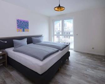 Havel-Spitze Ferienwohnungen - Brandenburg an der Havel - Schlafzimmer
