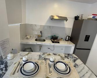 Sweet Studio: Cozy One-Bedroom with WiFi & AC, Just Steps from Punta Sal Beach! - Punta Sal - Kitchen