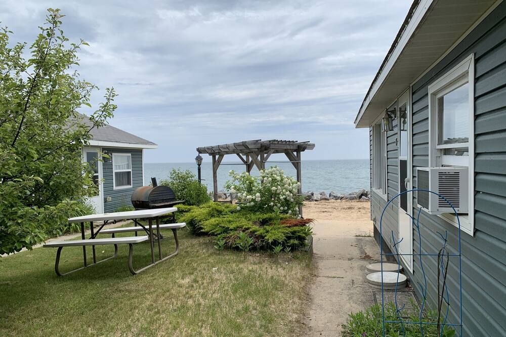 Scenic Resort - Oscoda - Patio