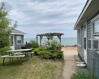 Scenic Resort - Oscoda - Patio
