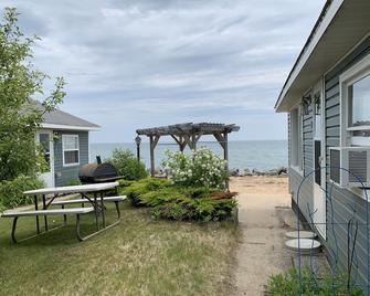 Scenic Resort - Oscoda - Patio