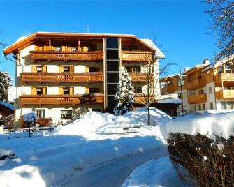 Apartments San Vigilio - San Vigilio di Marebbe - Budynek