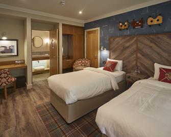 The Boathouse & Riverside Rooms - Chester - Bedroom