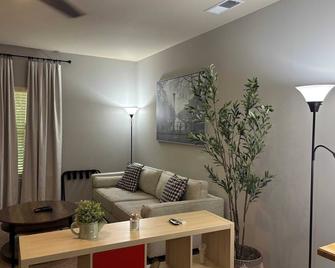 Charming Private Guest Suite in marvelous Buford with WiFi, AC - Buford