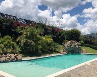 Casa Los Primos # 70 - Antigua Guatemala - Piscina