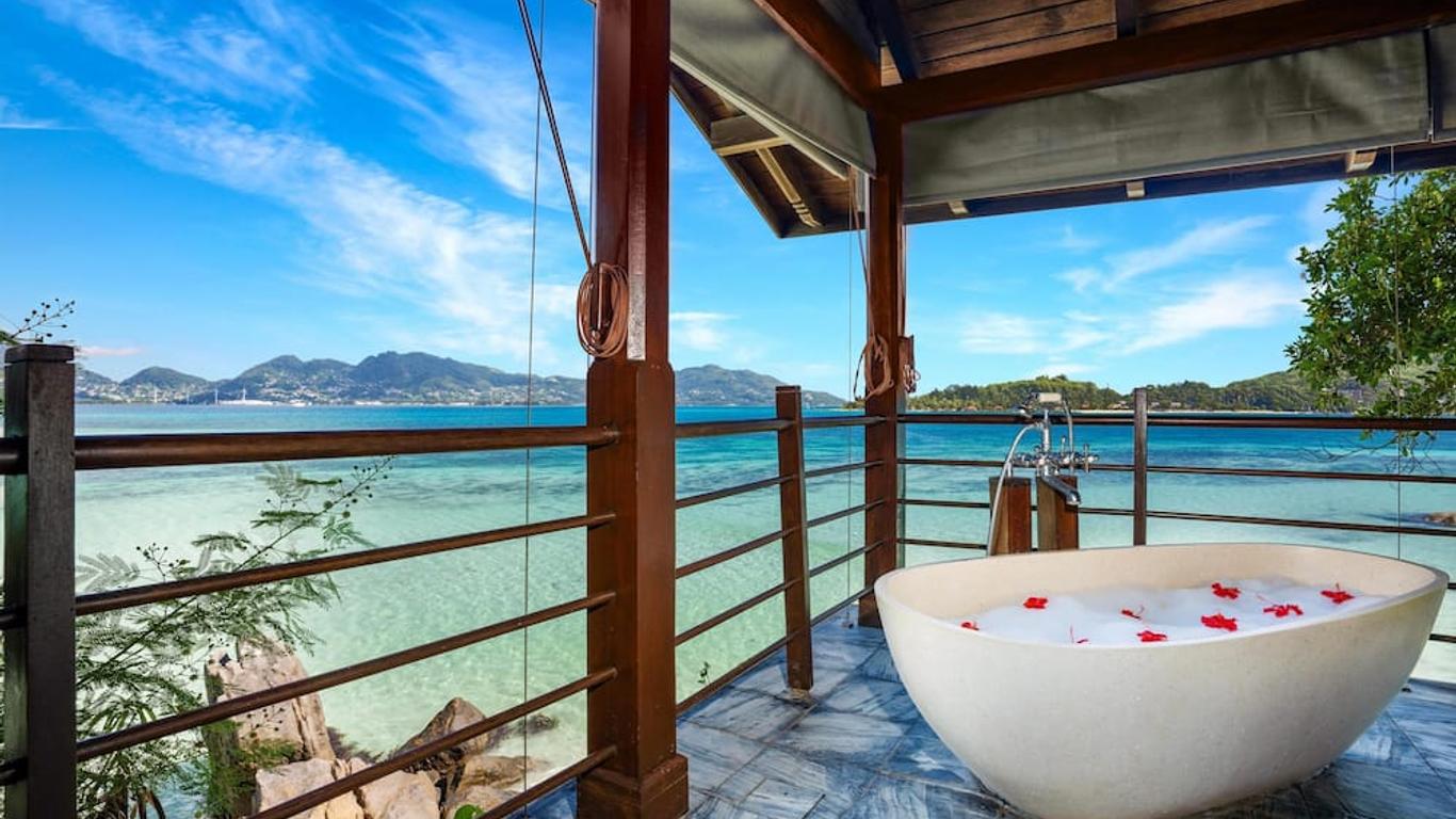 جا إنتشانتيد أيلاند ريزورت سيشيل