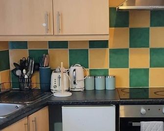 1 Bed - Sleeps 4 - Wolverhampton City Centre - Wolverhampton - Kitchen