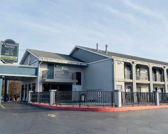 塔爾薩機場/博覽中心速 8 酒店 - 土爾沙 - 斷箭 - 建築