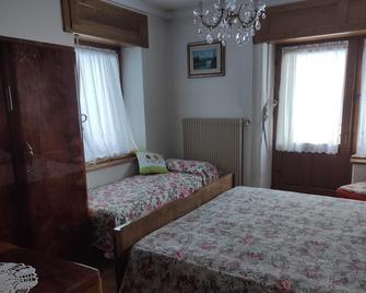 Affittacamere Angelina - San Pietro di Cadore - Habitación