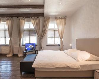 Lodge am Oxenweg - Zimmer 3 - Husum - Schlafzimmer