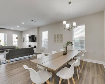 Modern and Spacious High End Home near Downtown - Dallas - Ruokailuhuone