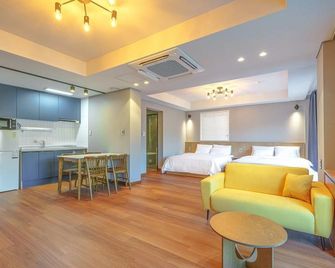 Gapyeong Staygojae 325 Riverview Resort (near Seoul, friendly nature) - Gapyeong - Bedroom
