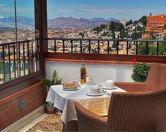 Hotel Mirador Arabeluj - Granada - Balcone