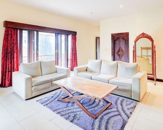 Collection O Putri Inn Homestay - Denpasar - Salon