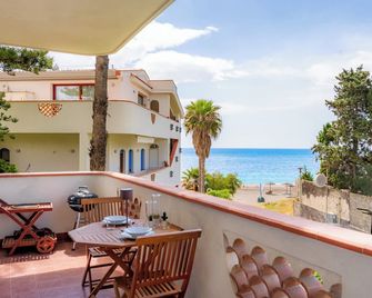 Casa Bianca - Giardini Naxos - Balkon