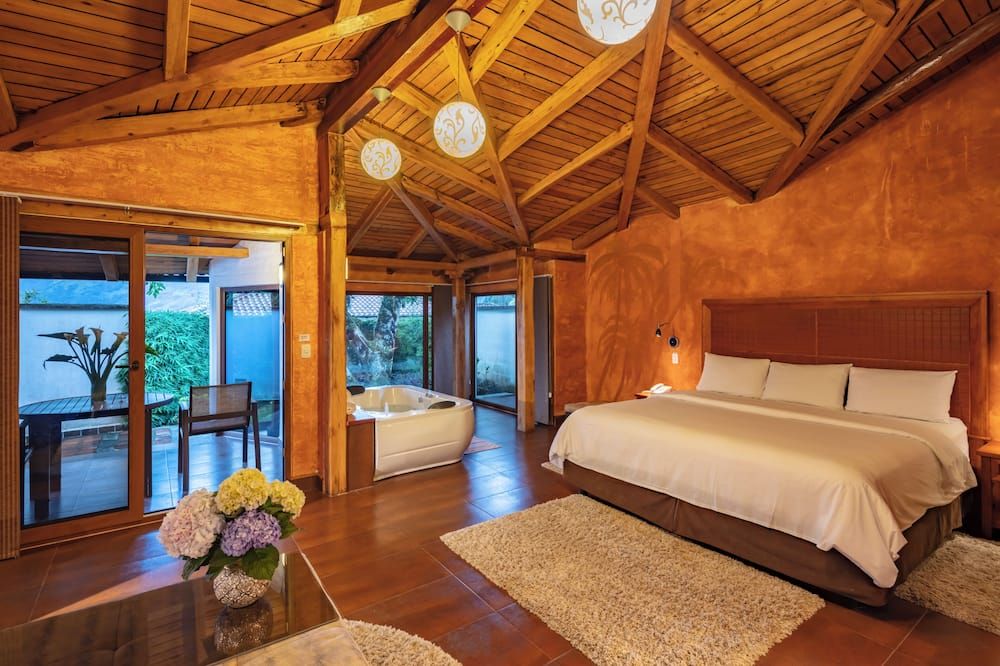 لونا فولكان، أدفينشر سبا - فورميرلي لونا رونتن